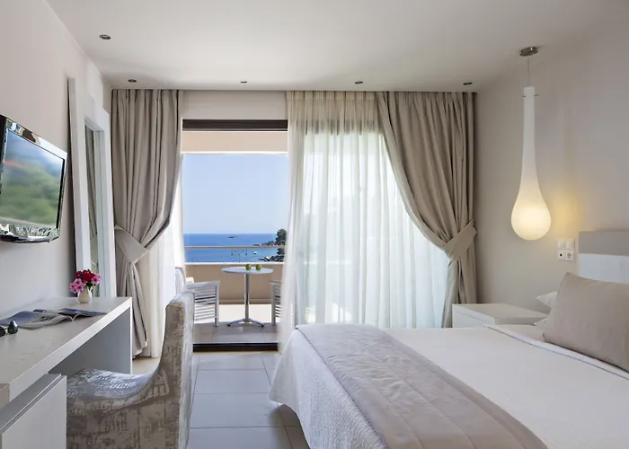 Kassandra Bay Resort, & 5* Katsaros (Skiathos)