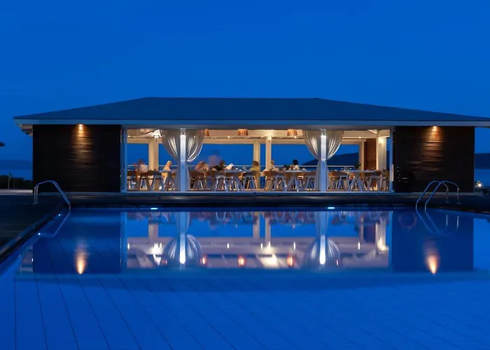 Kassandra Bay Resort, & 酒店