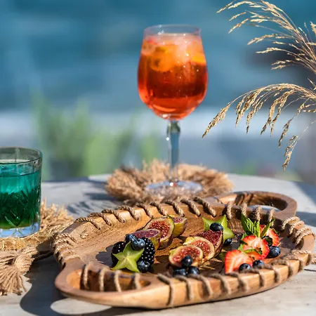 Kassandra Bay Resort, & מלון Katsaros (Skiathos)