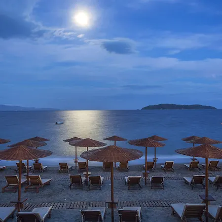 Kassandra Bay Resort, & מלון