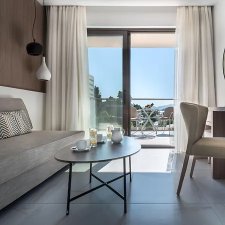 Kassandra Bay Resort, & מלון 5*