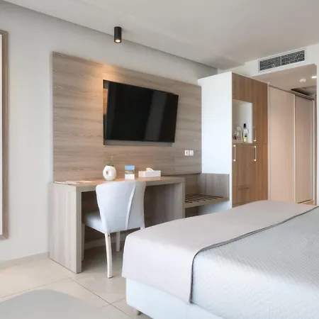 Kassandra Bay Resort, & 酒店