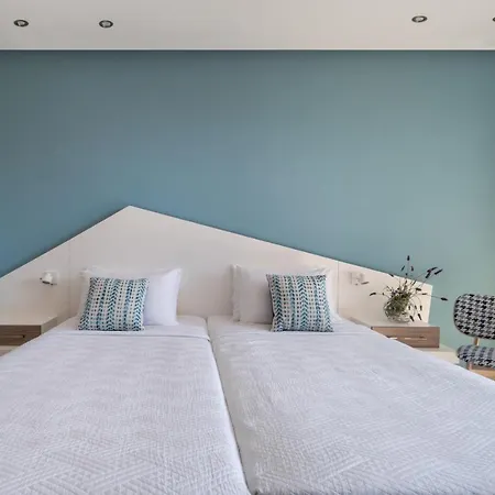 Kassandra Bay Resort, & 5* Katsaros (Skiathos)